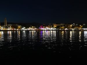 Split bei Nacht